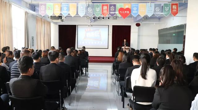 本期開(kāi)講嘉賓:楊曉明 本期開(kāi)講嘉賓:楊曉明